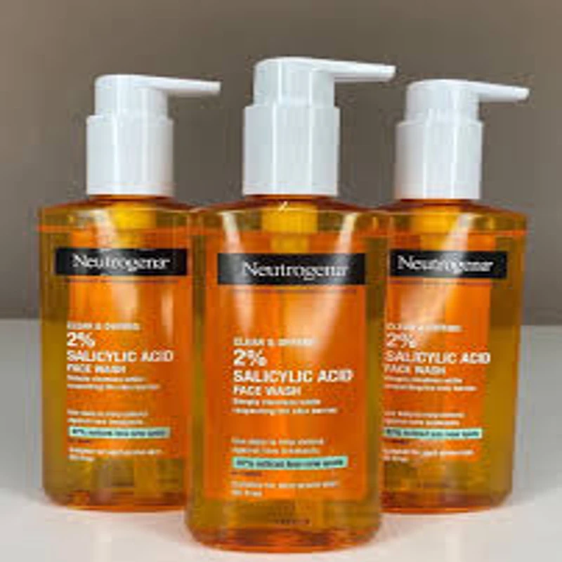 Neutrogena® Clear & Defend 2% Salicylic Acid Face Wash (200ml) France - Image 4